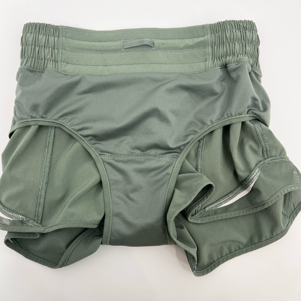 Lululemon high rise hottie hot Shorts 2.5” in Willow leaf XS - Picture 6 of 10